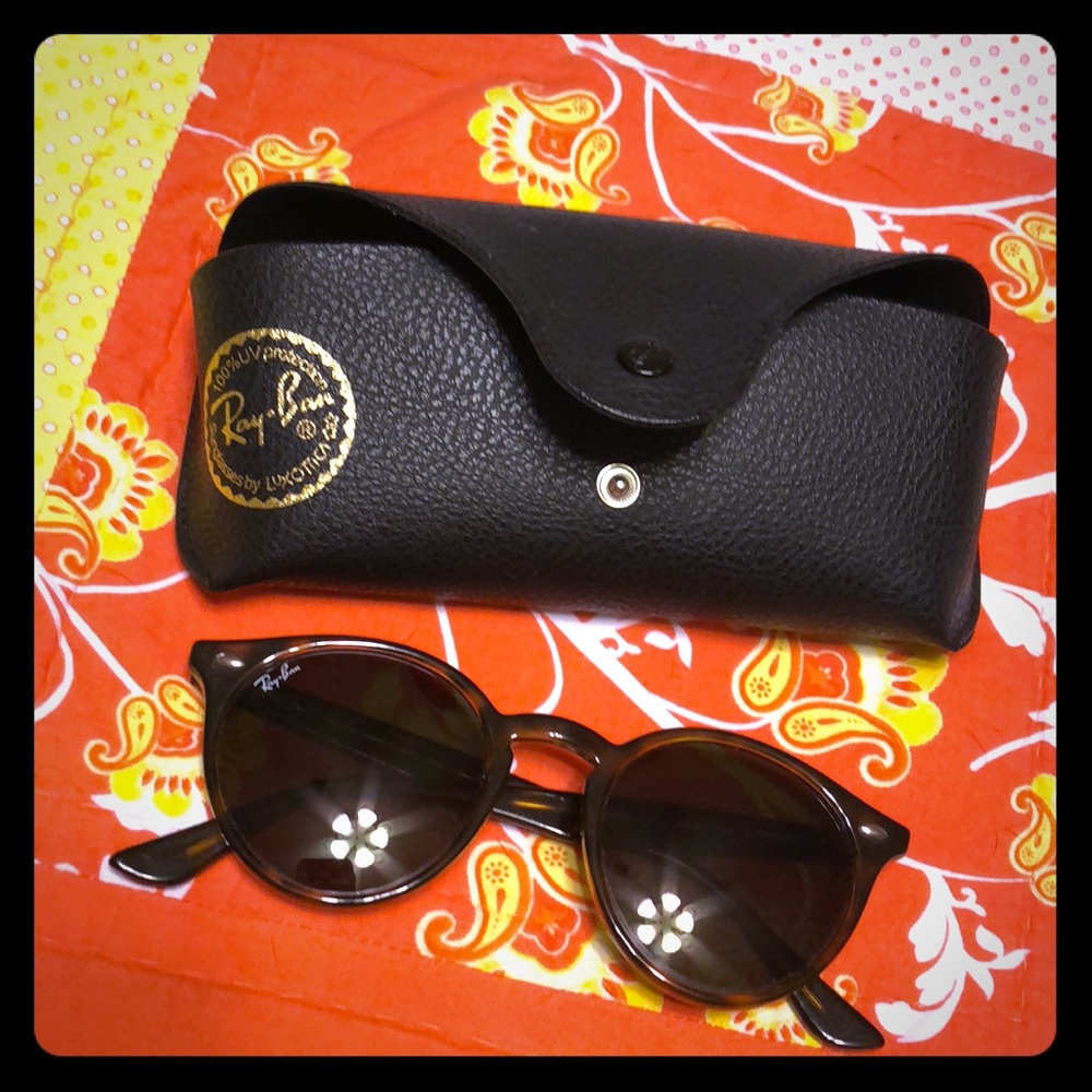 Ray-Ban 2180 round sunglasses